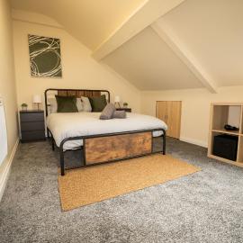Spacious 5 Bedroom House in Newcastle Upon Tyne