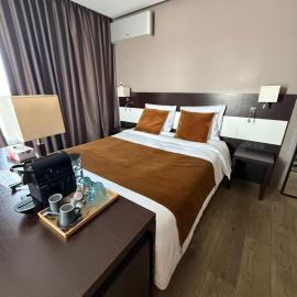 SkØL, hotel em Strassen