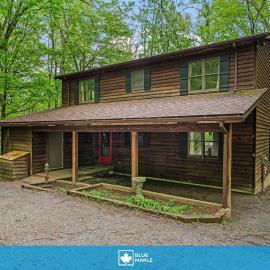 Huge Cabin w Hot Tub, Deck, Grill, Fire Pit, WiFi