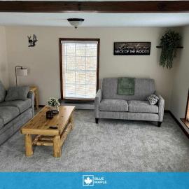 Cozy Cottage Sleeps 4 Walk to Downtown Springs