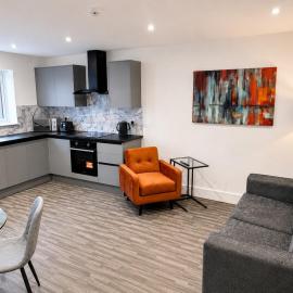 Modern Flat Close to EMA Airport 3