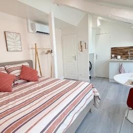 Le Nid Poudré - Studio climatisé - Parking, proche Compiègne, hotel in Venette