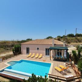 Villa Karavaki