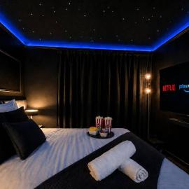 Studio Cinéma Privé - Ciel Étoilé - Dolby Atmos & Grand Écran