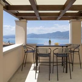 Towerhill Apartment with Roofterrace and shared Po