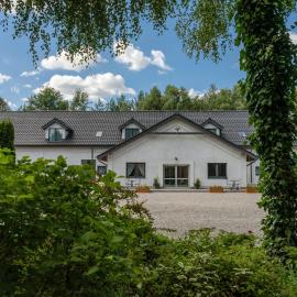 Gościniec Sarnówka, hotel en Piaski