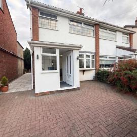 3 Bed Family Home In Ormskirk, hotel in Ormskirk