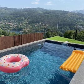 Relax House - Casa Castor, hotel in Valdosende