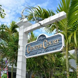 Sunset Suite-Historic 2 BR, K and Q, Sleeps 4, Spa