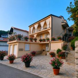 Apartmani Filip i Jakov, Hotel in Senj