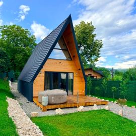 Cozy A-Frame Ayda, hotel in Comarnic