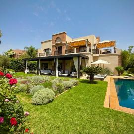 Luxury Villa with Pool, Staff & View