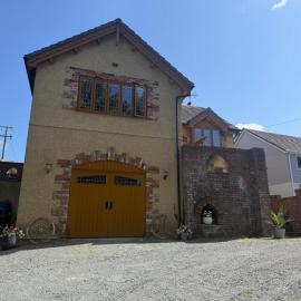 Stunning country brick, beach house with hot tub、ベンスレフのホテル