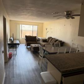 2Bd 2Ba Prime Westwood One Block from UCLA