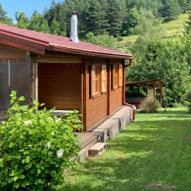 Chatka pod skalou, hotel di Brieštie