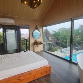 Omvibe Retreat Miễu Lake Chương Mỹ: Xuân Mai şehrinde bir otel
