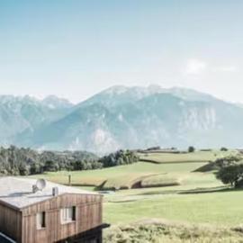Tyrolhaus، فندق في Grinzens