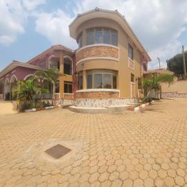 Spanish Style House - Mutundwe