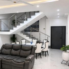 Kingdom homes, hotel en Amanfro