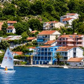 MAXIM AZURE RESIDENCE Waterfront ApartHotel