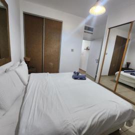 One bed room at Talabay Aqaba fits for 4, Hotel in Al Burj