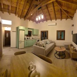 Geitonia Apartments, Smaragda Apartment