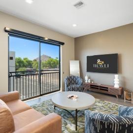The LUX at Craftsman - Old Town Penthouse 2