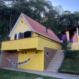 Chalezinho amarelo ipiabas, hotel en Barra do Piraí