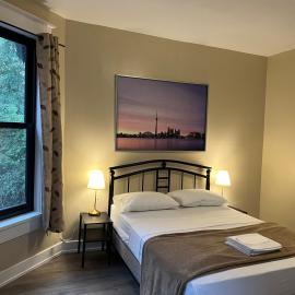 Bauer Guesthouse, hotel en Toronto