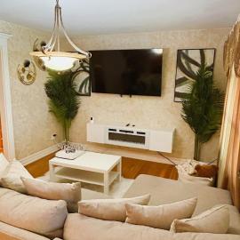 Cozy St Louis Retreat with Office and Gym, hotel a Saint Louis