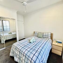 Stylish place in Loganlea, Hotel in Loganlea