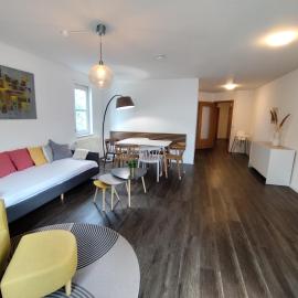 85qm, 4 bedroom, parking, King-Bed, Wifi, Netflix، فندق في فايبلينغن
