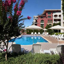 Cozy Apartment with Balcony & Pool Аccess in Sveti Vlas