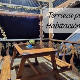 Turtle forest Cabine, hotel in Almirante