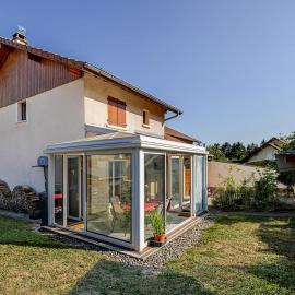 Viesnīca 3 rooms available in the Jura Villa Thoiry SHARED House near CERN Geneva Airport Palexpo UN Skiing pilsētā Tuarī