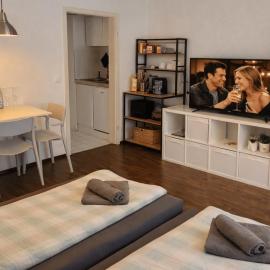 Business Studio - Nähe Bosch Campus, Tiefgarage & Workspace - GLORYSTAY, hotell sihtkohas Renningen