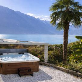 Luxury Swiss Chalet | Lake View • BBQ • A/C • SPA • Interlaken, hotel u gradu Niederried
