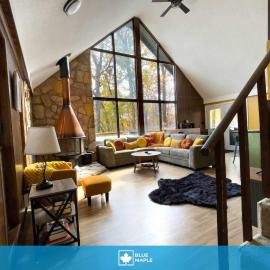 Chalet w Hot Tub, Grill, FirePit, Games & Wifi