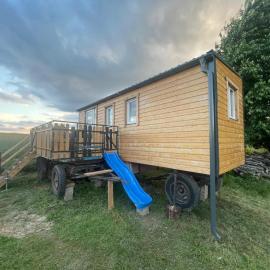 Familienurlaub im Tiny House auf dem Bauernhof, hotelli kohteessa Bühlau
