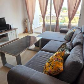 Sea view apartment in Peyia MISTA, hotell i Peyia