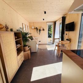 Les Deux M Tiny House with Private Garden, hotel Sorgues-ban