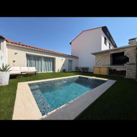 -Villa with pool in Thuir -5 to 6 guests, hotel v destinácii Thuir