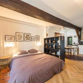 Independent Master suite, 18th century home