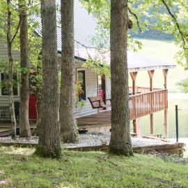 The Lake House at Garrison Farmstead near Columbia KY, hotel in Columbia