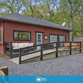 Family Pet-Friendly w River Access Hot Tub Great Views