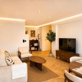 Viesnīca Modern 2-Bedroom Apartment - Walk to beach & Old Town Antibes Antibā