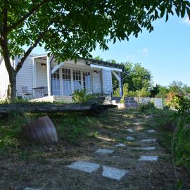 Casuta din Deal - Hilltop Boutique Cottage, hotel v destinaci Curtea de Argeş