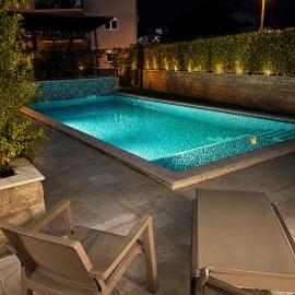 Apart-pool Tivat