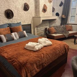 Hélios ranch, hotel in Varennes-le-Grand