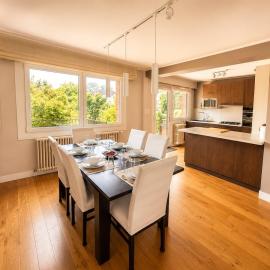 Maison spacieuse 8 pers avec jardin aux portes de Lille, hotel in Saint-André-lez-Lille